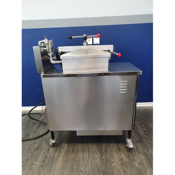 Friteuse à Pression / Pressure Fryer Digitale Gaz-avec pompe